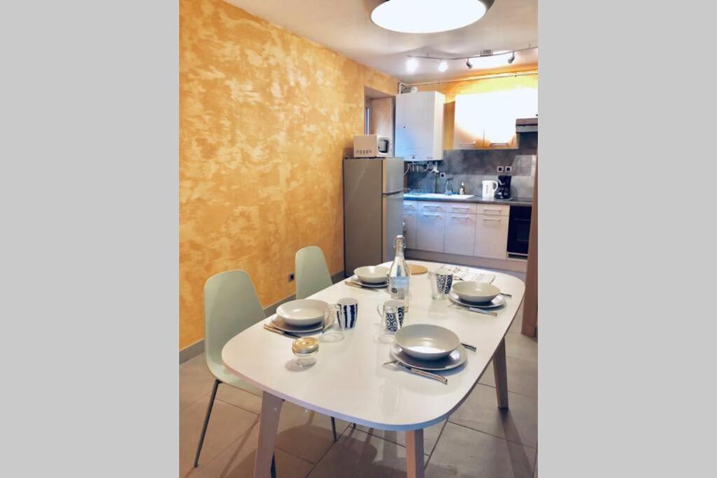 דירות Le Puy-en-Velay F3 - Neuf - 4/6 P - Lits King Size - Wifi - Cour מראה חיצוני תמונה